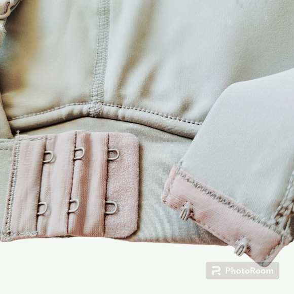 Fabletics Women's All Day Every Day Low Impact Sports Bra Gray Size XS - Picture 8 of 12